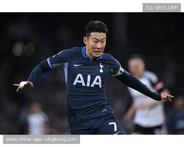 热刺孙兴慜边路直插助攻队友完成致胜配合：足球场上的完美协作