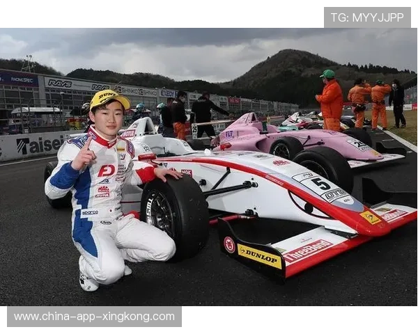 角田裕毅末段爆发冲进前十